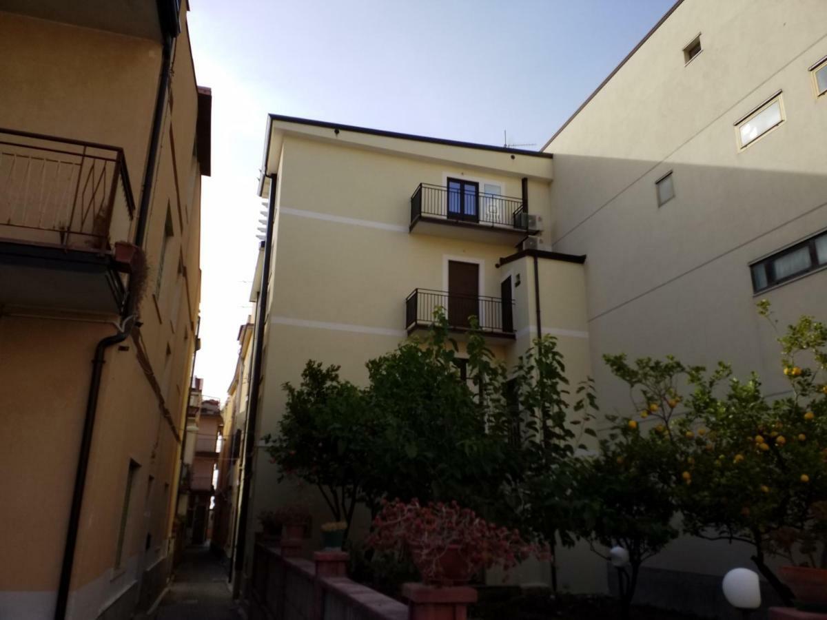 Mediterranean Apartments Capo dʼOrlando Exterior foto